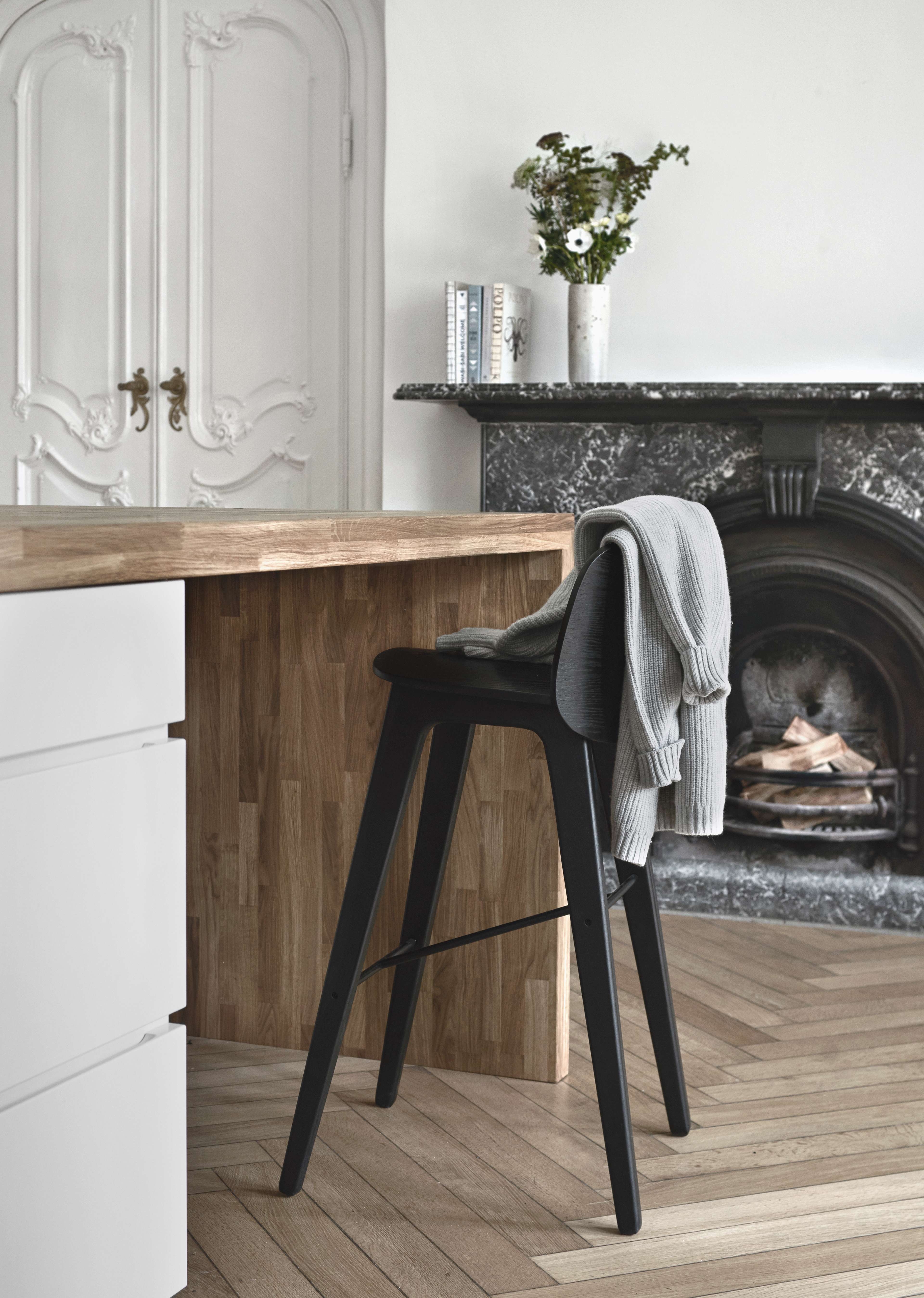 Create a cozy kitchen with bar stools for your kitchen island