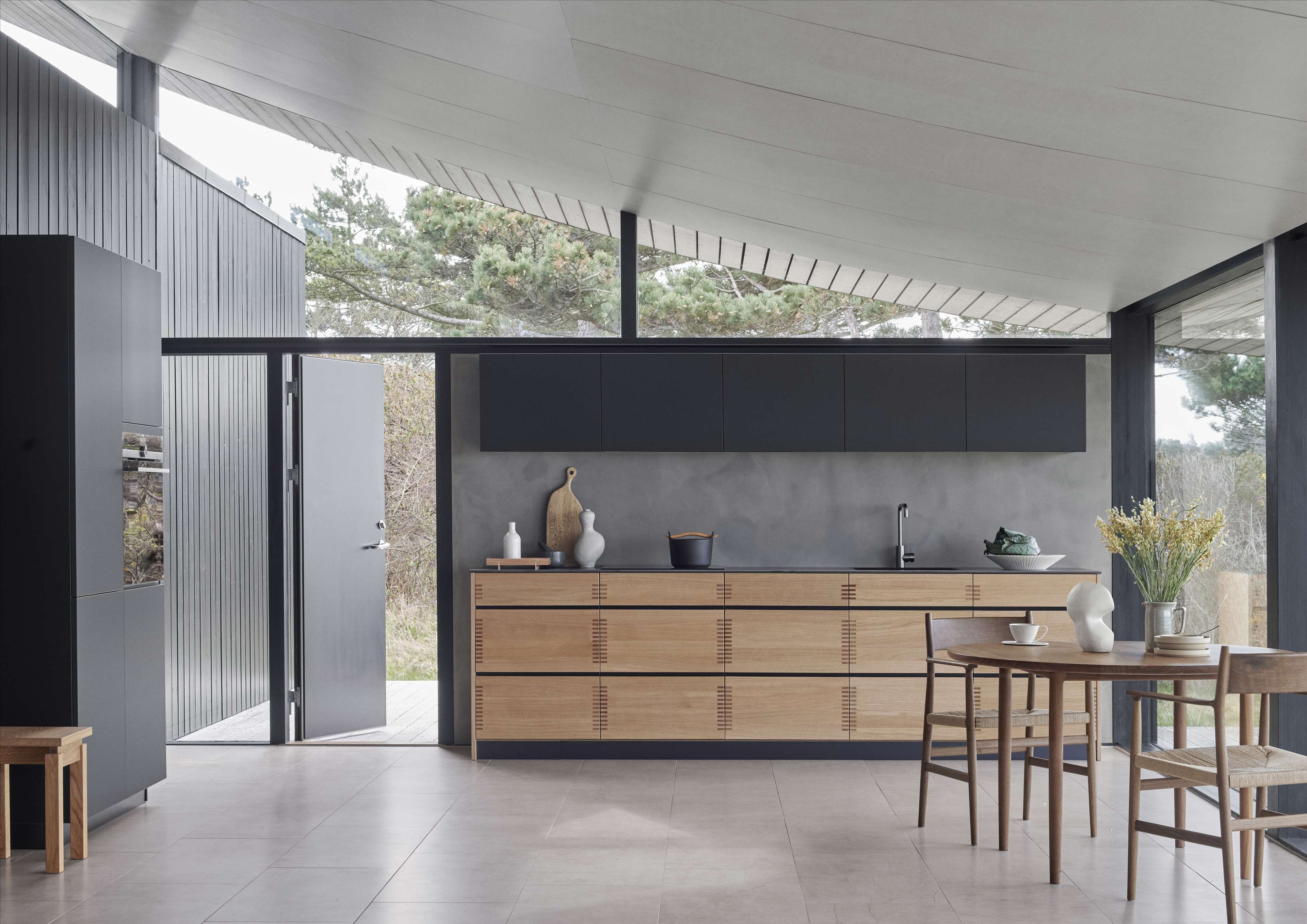 Schreinerküche in dänischem Design | OAKWOOD | Kvik