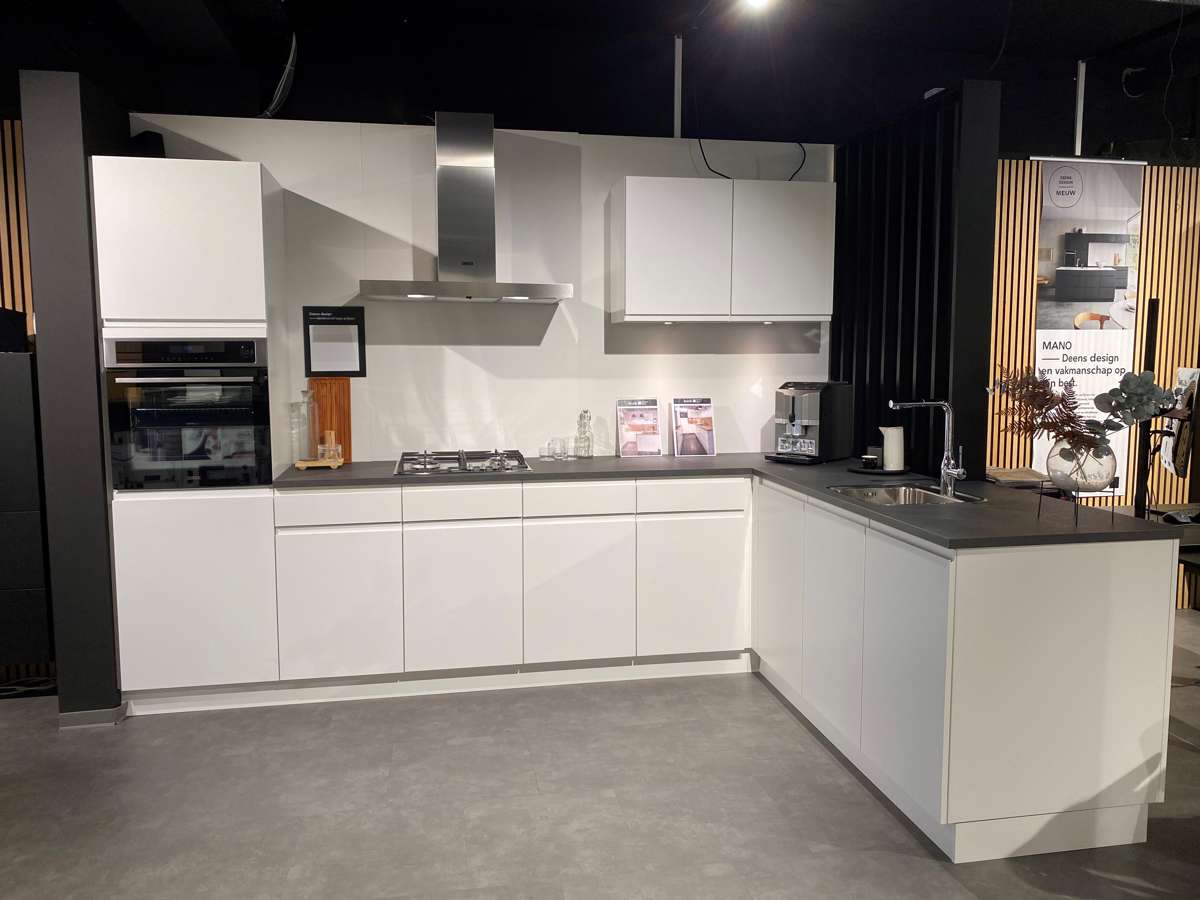 Showroomkeukens | Vind showroomkeukens tegen aantrekkelijke prijzen bij ...