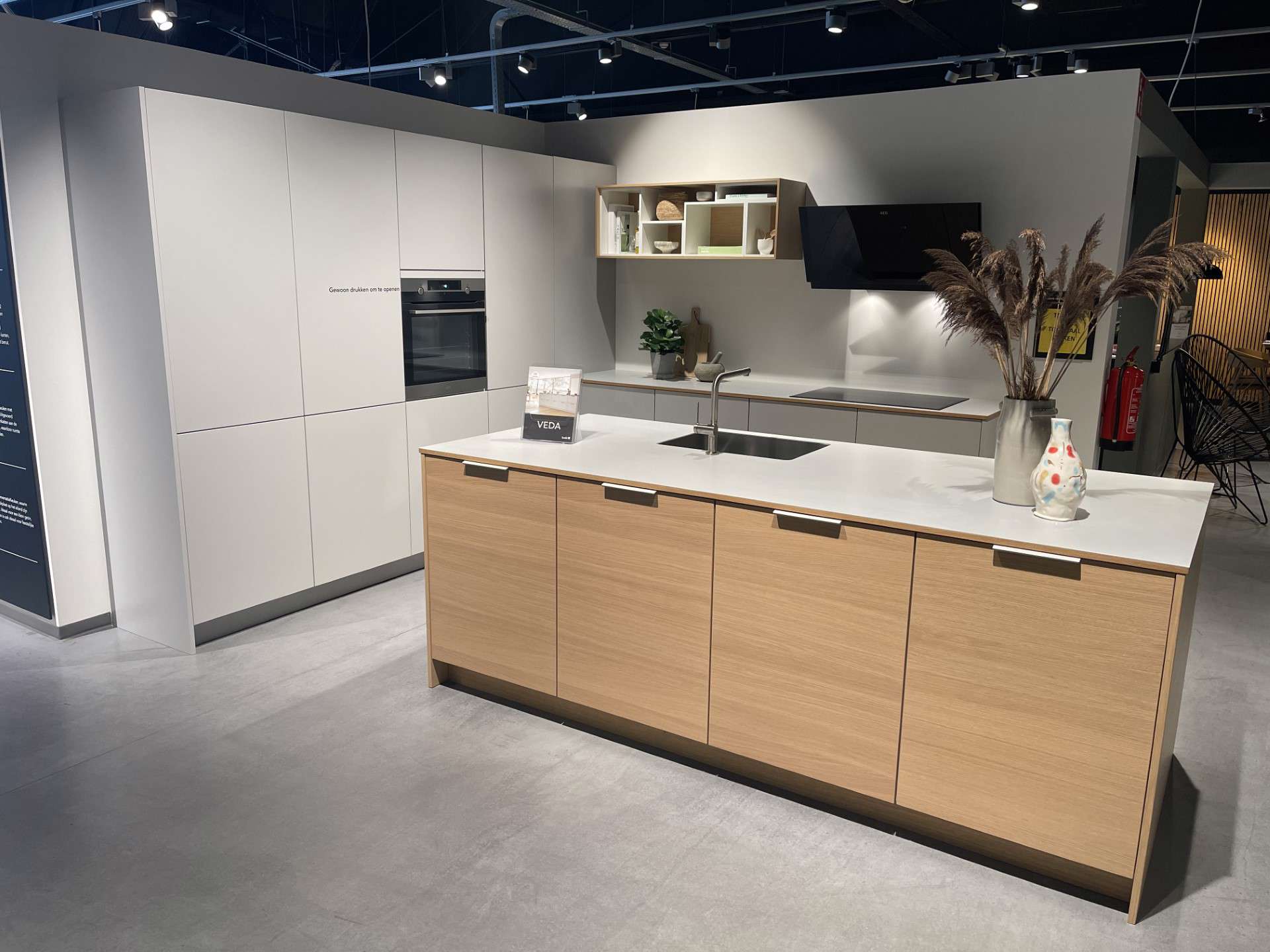 Showroomkeukens | Vind showroomkeukens tegen aantrekkelijke prijzen bij ...