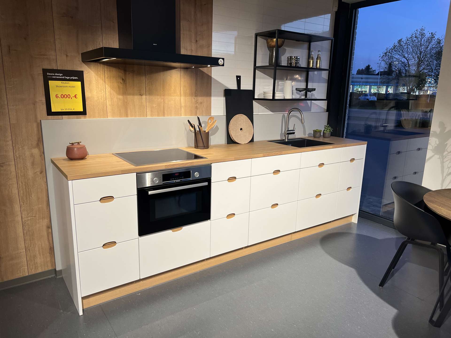 Showroomkeukens | Vind showroomkeukens tegen aantrekkelijke prijzen bij ...