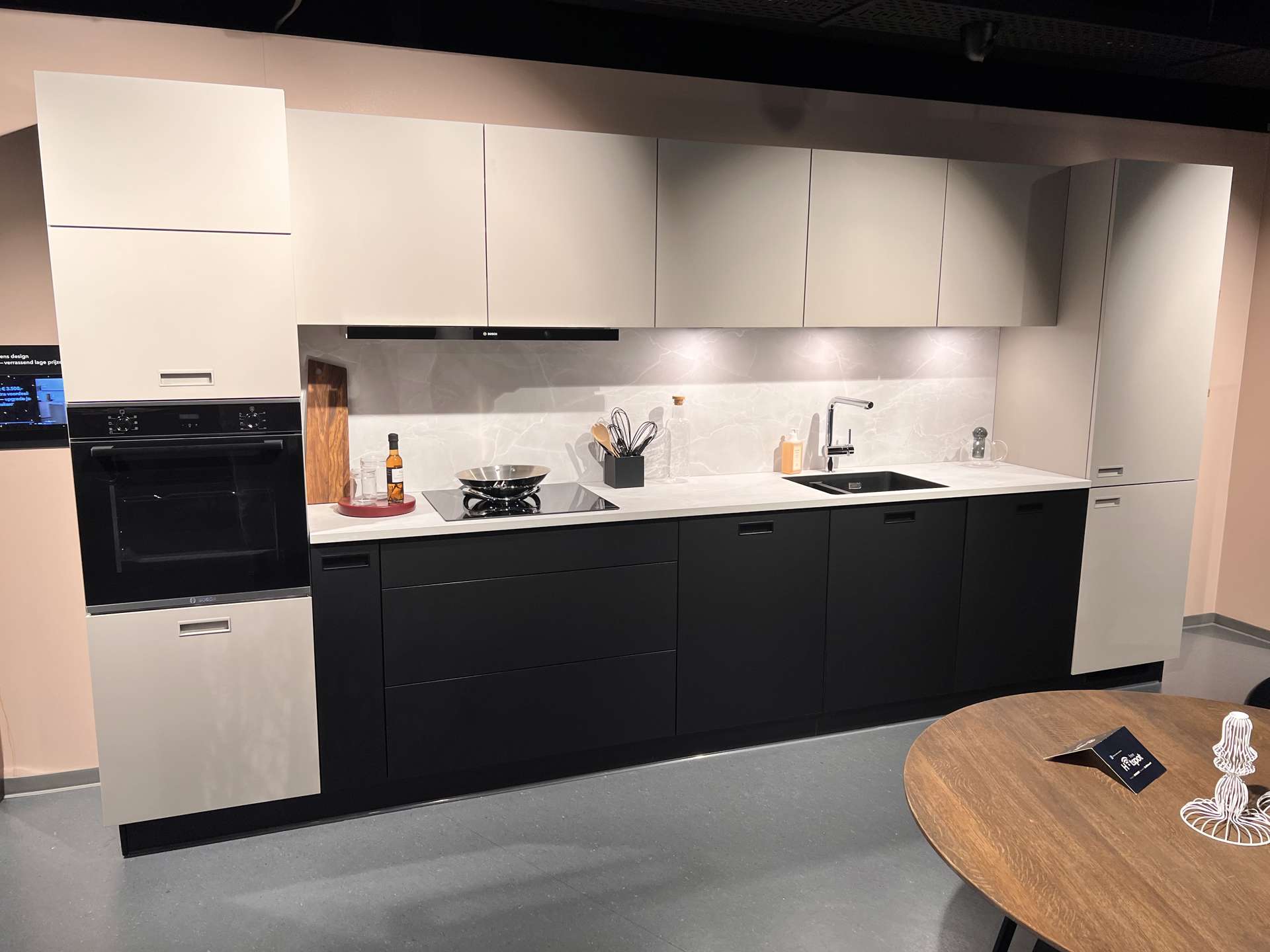 Showroomkeukens | Vind showroomkeukens tegen aantrekkelijke prijzen bij ...