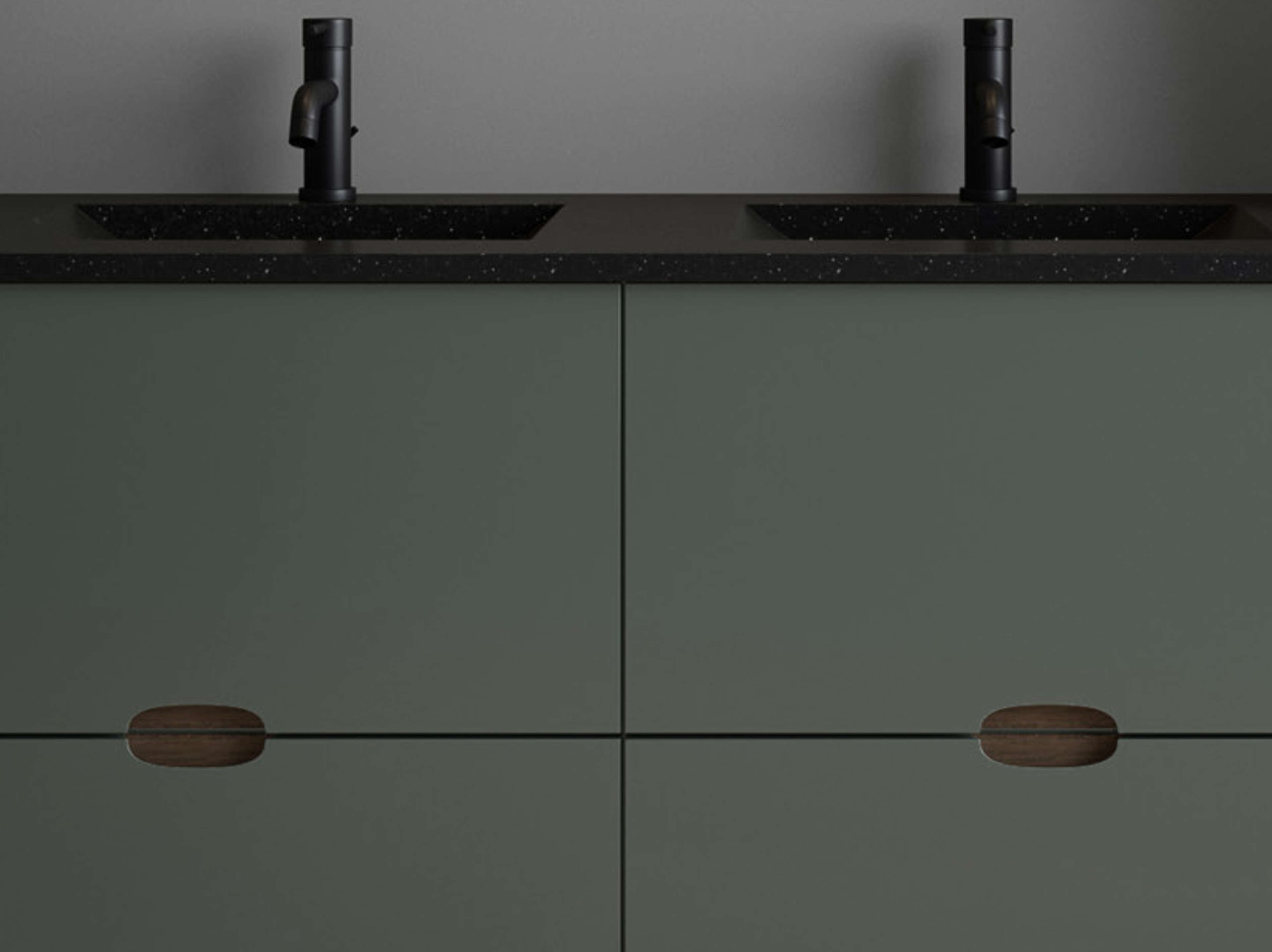 OMBRA grönt badkar med dubbla handfat, eleganta linjer och moderna handtag, perfekt för en minimalistisk och elegant badrumsinställning.